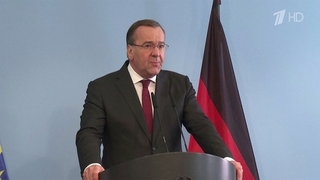 После скандала с утечкой разговора немецких офицеров министр обороны Германии провел пресс-конференцию