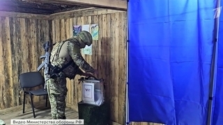 Военнослужащие в зоне спецоперации досрочно голосуют на выборах президента России