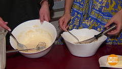 Взбиваем тесто для блинов: венчик против блендера. Доброе утро. Фрагмент 