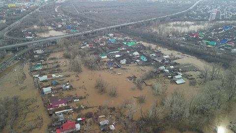 В Орске вблизи поселка Лесоторговый произошел еще один прорыв дамбы