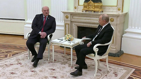 Россия никогда не отказывалась от мирного разрешения споров с Украиной, заявил Владимир Путин