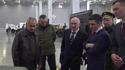 Сергей Шойгу проверил, как идет разработка новинок для российской армии