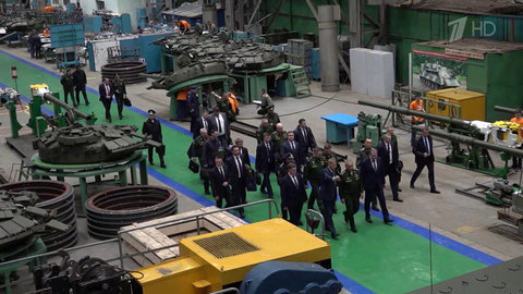 Министр обороны проверил выполнение гособоронзаказа по выпуску танков на Омсктрансмаше