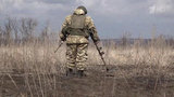 В Луганской области саперы обеспечивают проход для штурмовых отрядов через минные поля