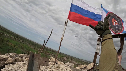 Российские войска полностью освободили село Новомихайловка в Донецкой народной республике