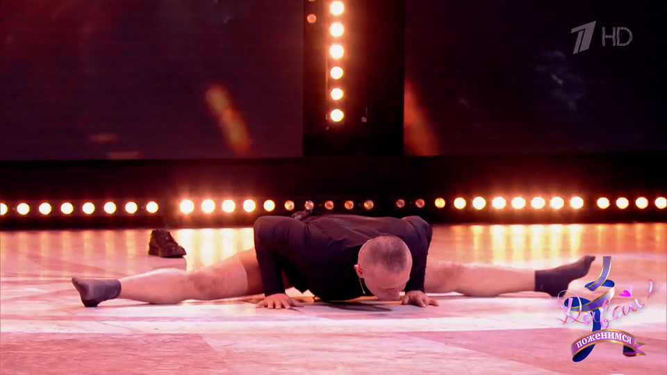 «Берем!» — Лариса Гузеева в шоке от шпагата жениха. Давай поженимся! Фрагмент выпуска от 15.08.2025