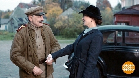 «По законам военного времени»: Светлана Елагина примеряет платье... Зачем? Доброе утро. Фрагмент 