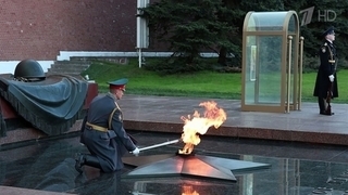 В Москве у Могилы Неизвестного Солдата дали старт международной акции «Огонь Памяти»