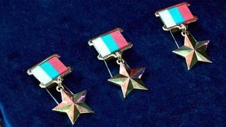 Министр обороны Сергей Шойгу вручил «Золотые звезды» троим военнослужащим