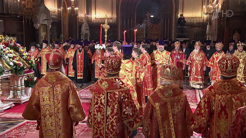 Миллионы православных верующих отмечают главный церковный праздник
