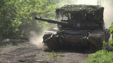 Российские военные теснят украинских боевиков на всех направлениях спецоперации