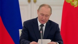 Основные задачи будущего страны решаются сейчас на передовой, заявил Владимир Путин