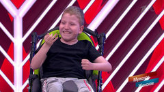 «Стараюсь поддержать папу морально». Мальчик с ДЦП растрогал ведущих и экспертов. Мужское / Женское. Фрагмент 