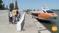 На работу — на трамвайчике! Речном… Доброе утро. Суббота. Фрагмент 