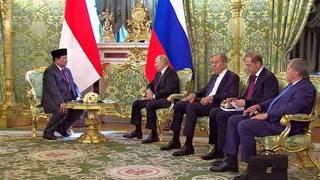 Владимир Путин в Кремле провел переговоры с избранным президентом Индонезии Прабово Субианто