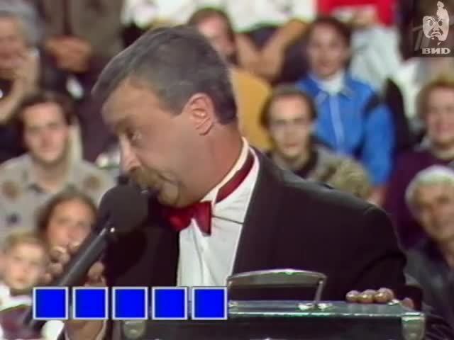 Поле чудес студия 1995. Поле чудес 1999. Поле чудес студия 2021. Якубович шоу поле чудес. Ведущий капитал шоу поле чудес.