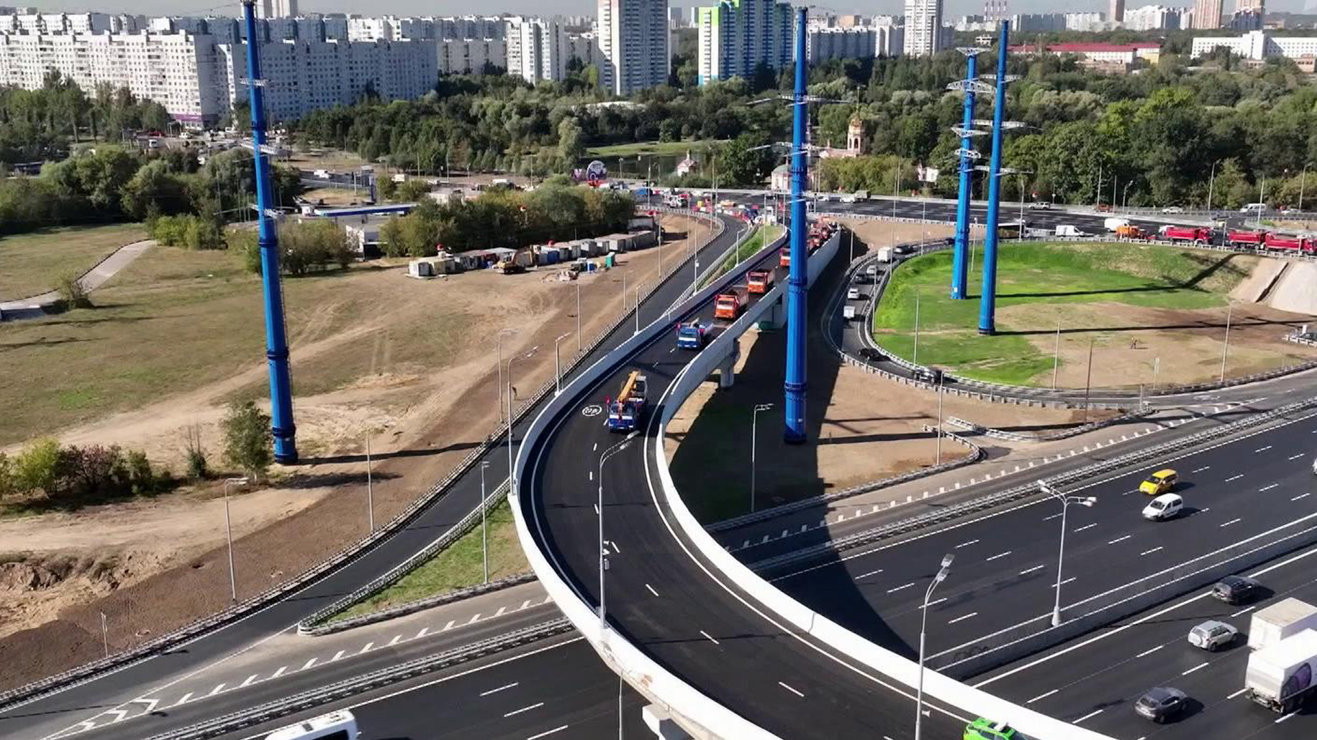 Движение на внутренней стороне МКАД перекрыли у улицы Академика Чазова