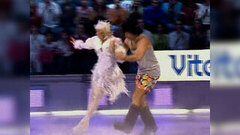 Ирина Лобачева — Валерий Сюткин. «У леса на опушке». Звезды на льду. Фрагмент. 2006 год