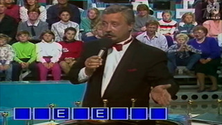 «Подмигните, Леонид Аркадьевич!» Участница пытается выиграть миллион. Поле чудес. Фрагмент выпуска от 03.09.1993