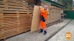 Алексей Бояджи переносит фанеру. Доброе утро. Фрагмент 