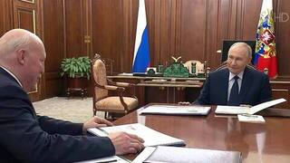 Владимир Путин принял в Кремле Госсекретаря Союзного государства России и Белоруссии Дмитрия Мезенцева