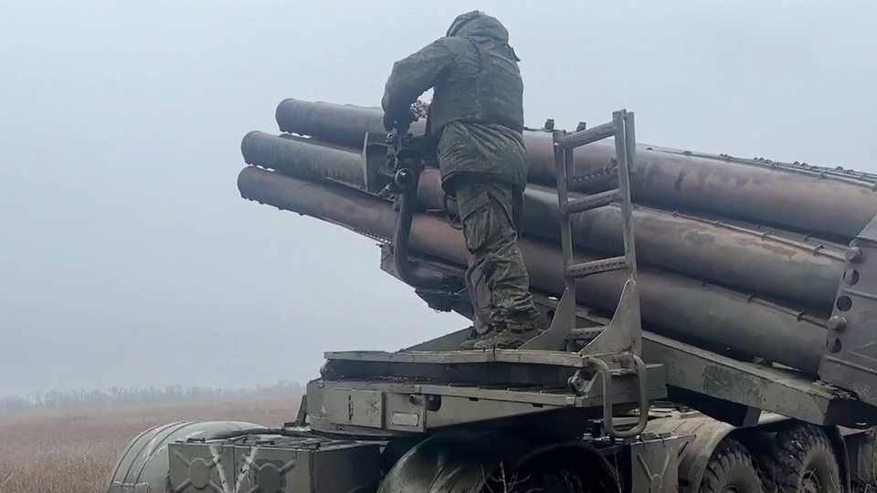 На Южно-Донецком направлении мощные удары по боевикам наносят расчеты систем «Ураган» На Южно-Донецком направлении мощные удары по боевикам наносят расчеты систем «Ураган»