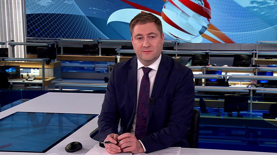 Макрон показал, что план нанести поражение РФ реализован "вверх тормашками" - см