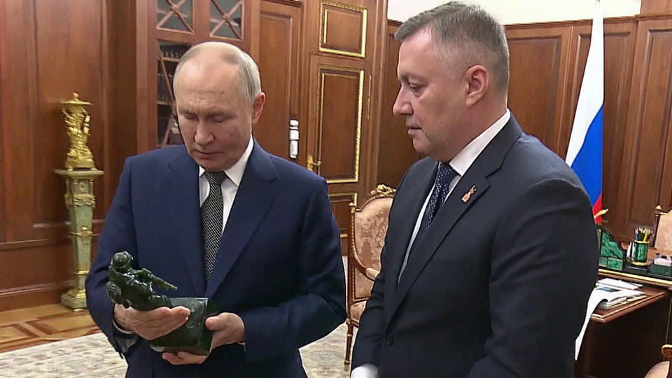 Владимир Путин принял с докладом губернатора Иркутской области Игоря Кобзева