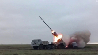 Боевикам ВСУ, заблокированным в Курской области, при сдаче в плен будет гарантирована жизнь, заявил Путин