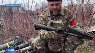 Боец ВС РФ показал трофейное оружие боевиков из Косицы и Черкасского Поречного