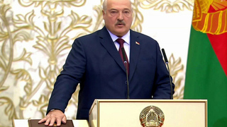 Показаны кадры присяги Лукашенко на Конституции
