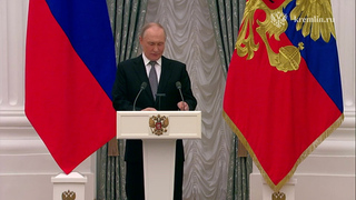 Путин вручил премии молодым деятелям культуры