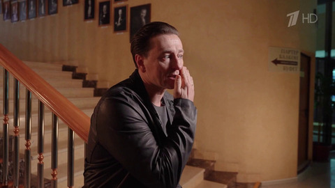 «Кончилось тем, что лицо взорвалось». Чем рисковал Сергей Безруков на съемках фильма «Высоцкий. Спасибо, что живой»