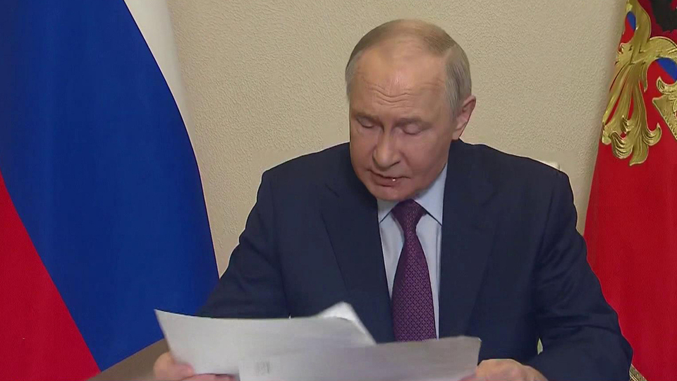 На совещании у президента говорили о начале туристического сезона после разлива нефти