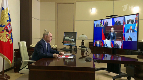 Владимир Путин обсудил с Совбезом борьбу с вовлечением молодежи в противоправную деятельность