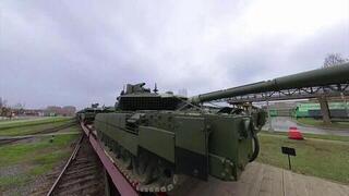 Россия должна быть на шаг впереди в области передовых разработок вооружения и техники, заявил президент