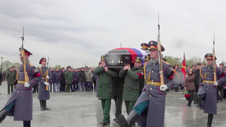 С генералом Москаликом простились на мемориальном кладбище в Мытищах