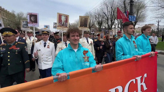 В колонне «Бессмертного полка» портреты своих героев пронесли их дети, внуки и правнуки