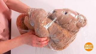 Как упаковать большую мягкую игрушку. Доброе утро. Фрагмент 