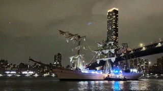 В Нью-Йорке парусное судно мексиканских ВМС врезалось в Бруклинский мост