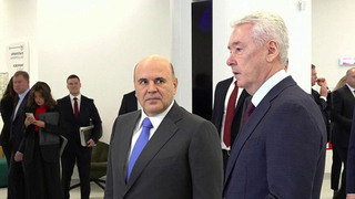 Михаил Мишустин осмотрел кластер «Ломоносов» в Москве