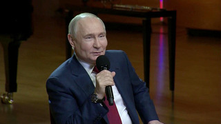 Владимир Путин встретился с учащимися образовательного центра «Сириус»