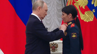 Звания Героя России удостоили закрывшую собой раненого бойца Людмилу Болилую