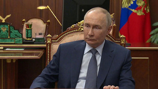 Владимир Путин поддержал предложение о создании Всероссийской службы помощи семье