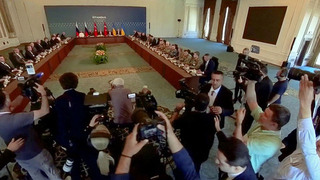 К переговорам между Россией и Украиной приковано внимание всего мира