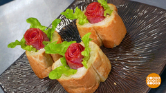 Готовим бутерброды с розами. Из колбасы... Доброе утро. Фрагмент 