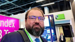 Шадаев сообщил, когда в российских самолетах появится интернет