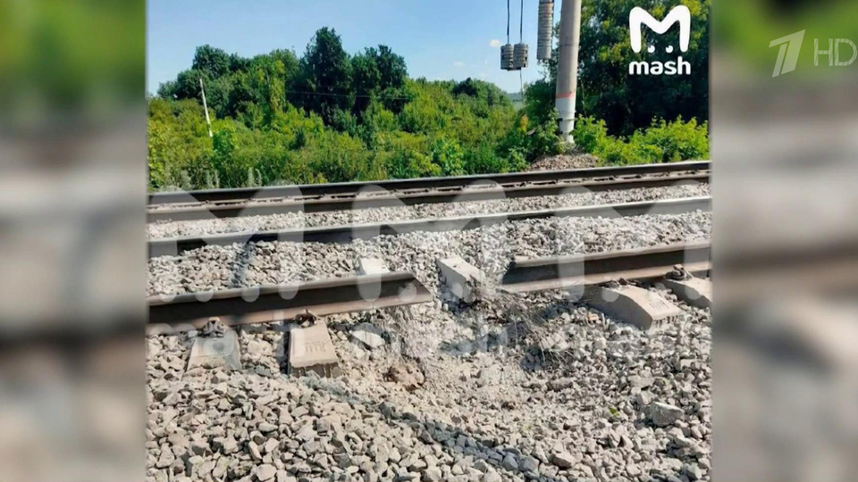 В Воронежской области подорвали железнодорожные пути перед прохождением поезда
