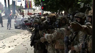 В Калифорнии полицейские возвели блокпосты на месте массовых протестов