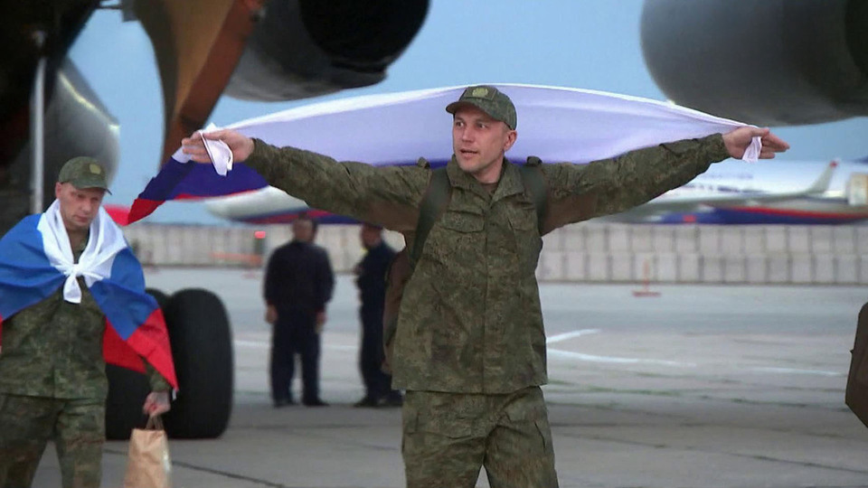 Из украинского плена вернулась еще одна группа российских бойцов